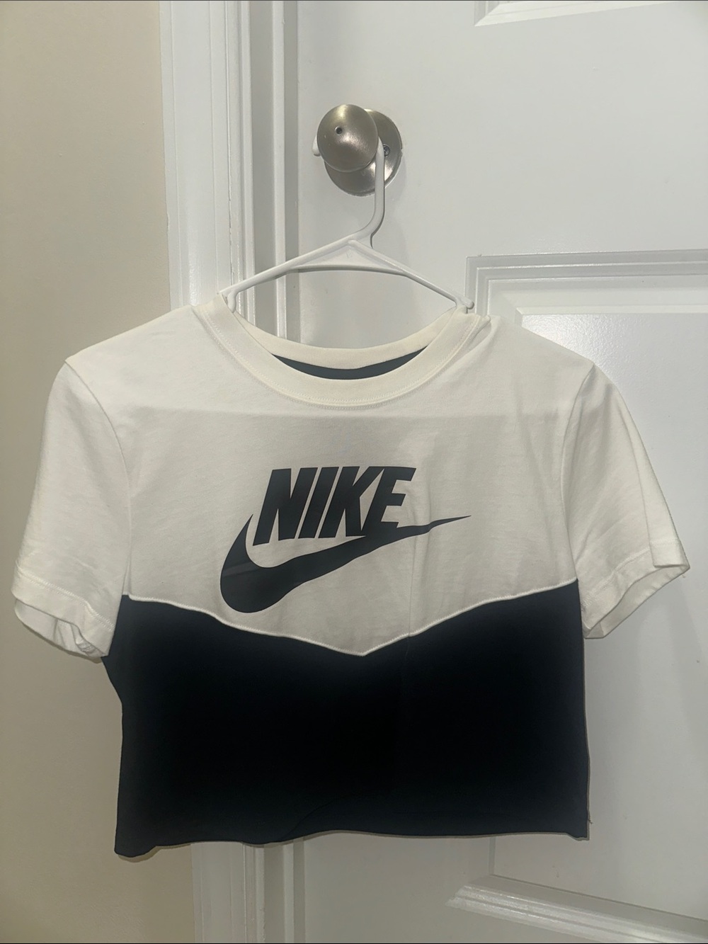 Nike Two-Tone White and Black Logo Crop Tee Women’s Small